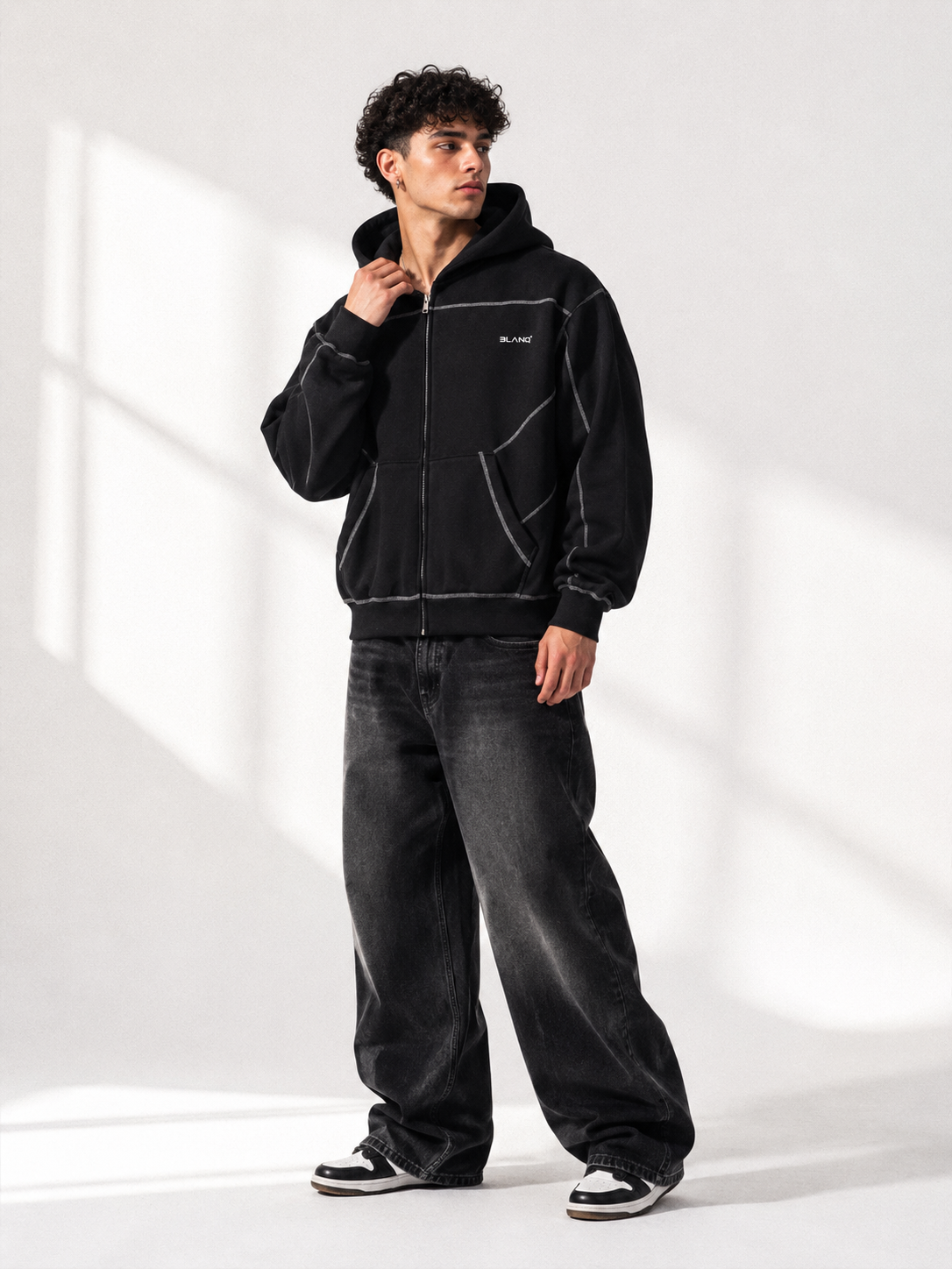 CONTRAST-STITCHED BOXY FLEECE ZIP HOODIE