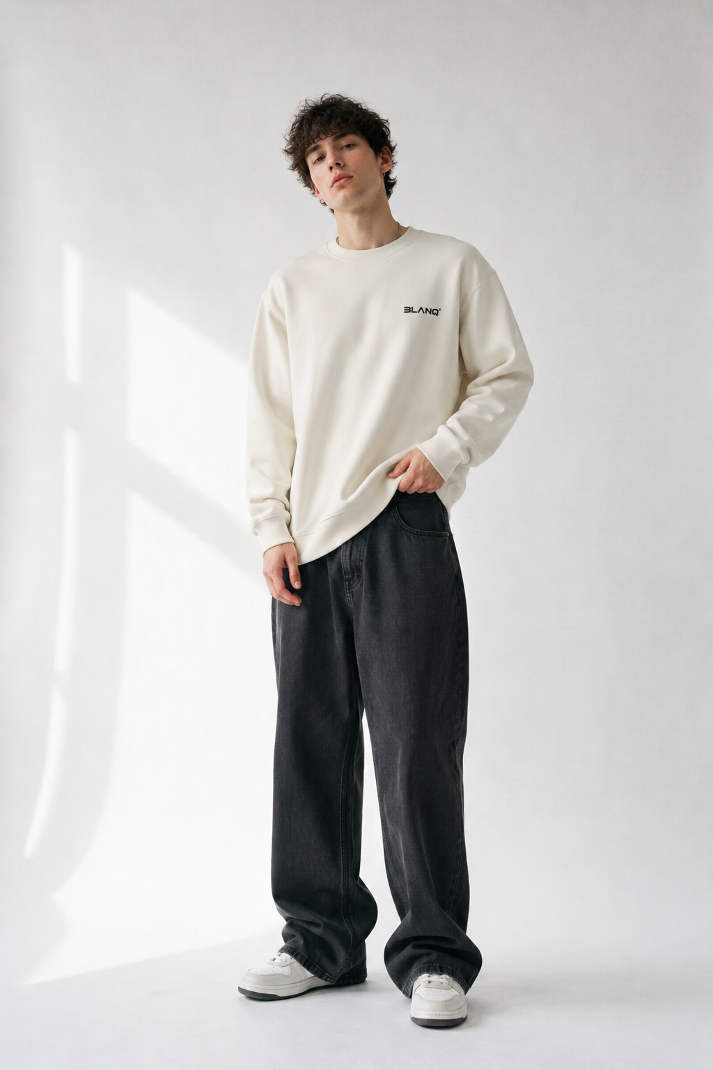 ESSENTIAL HEAVYWEIGHT CREWNECK SWEATSHIRT