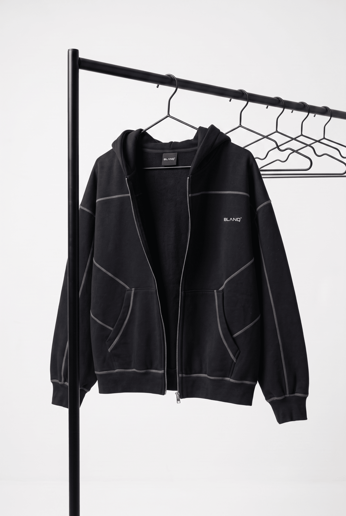 CONTRAST-STITCHED BOXY FLEECE ZIP HOODIE - BLANQ²