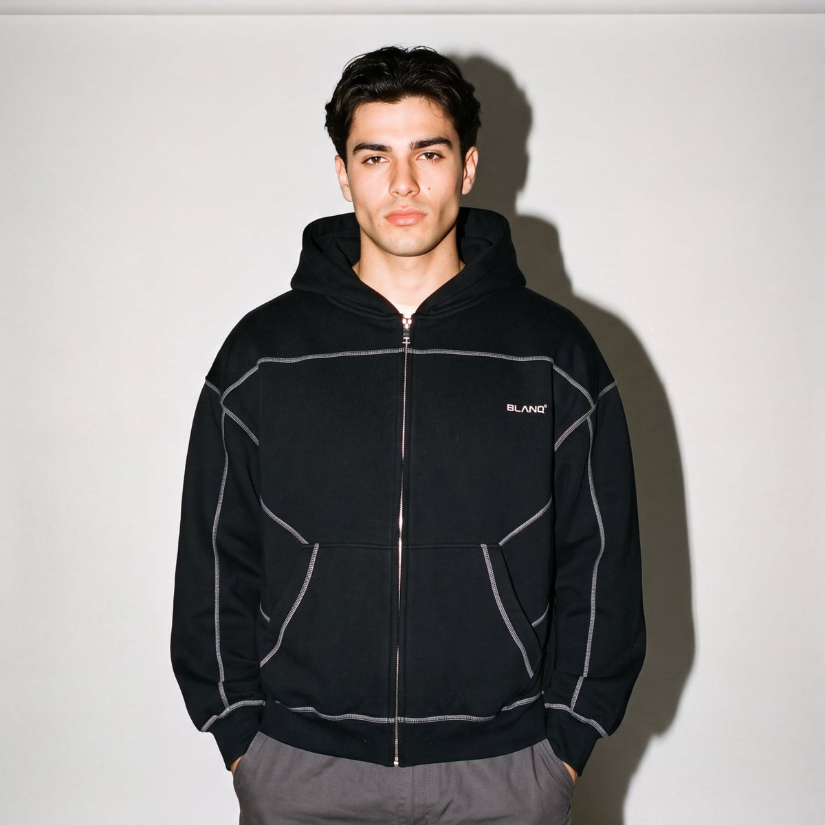 CONTRAST-STITCHED BOXY FLEECE ZIP HOODIE - BLANQ²
