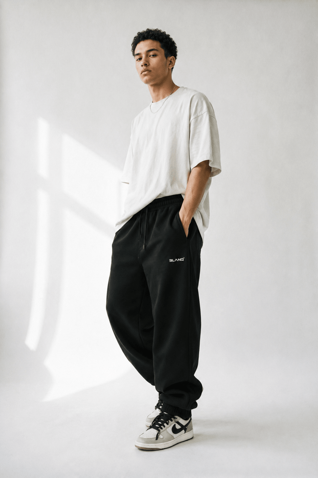 ESSENTIAL DRAWSTRING JOGGED SWEATPANTS - BLANQ²